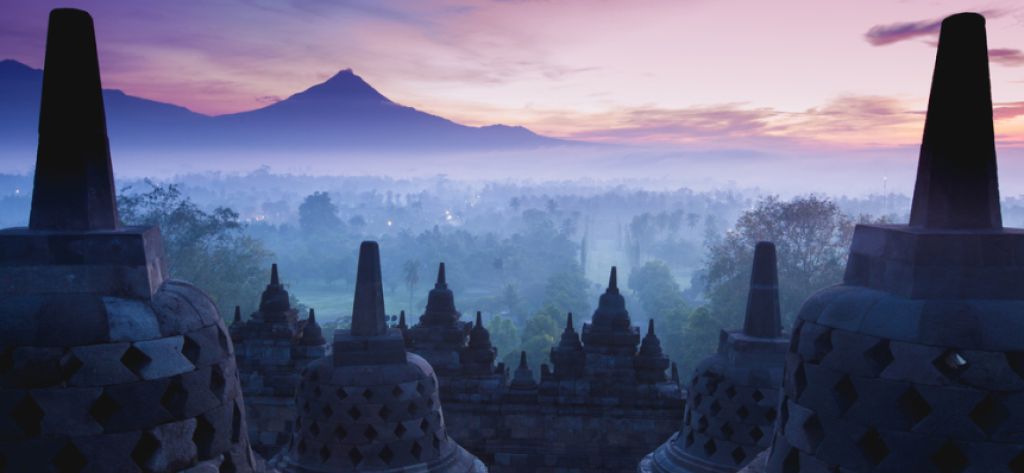 borobudur (Source: shutterstock/Pigrox)